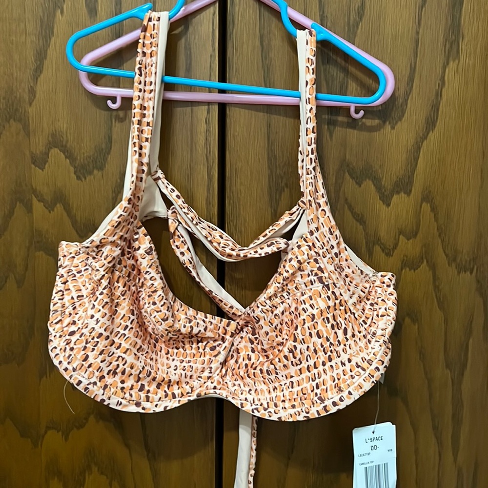 L Space DD swim top NWT